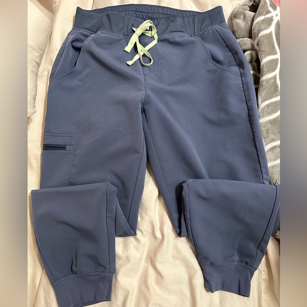 FIGS Space Navy Zamora Joggers. Small Petite